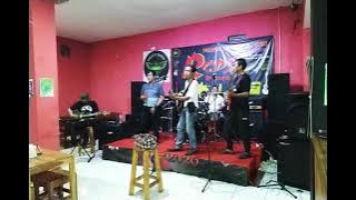 TRIBUTE KOES PLUS WITH NEW GG BAND