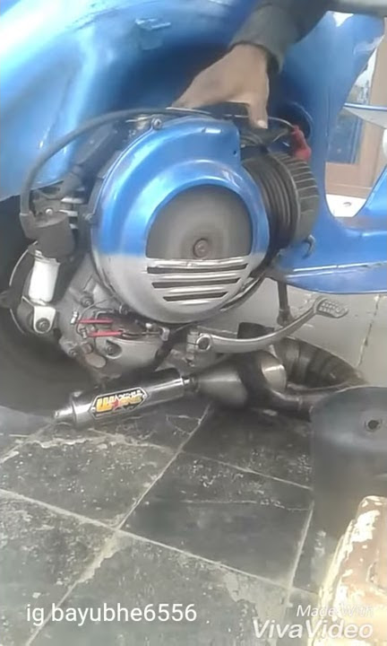 Video kocak saat manasin motor knalpotnya malah copot,yg ga nonton pasti nyesel