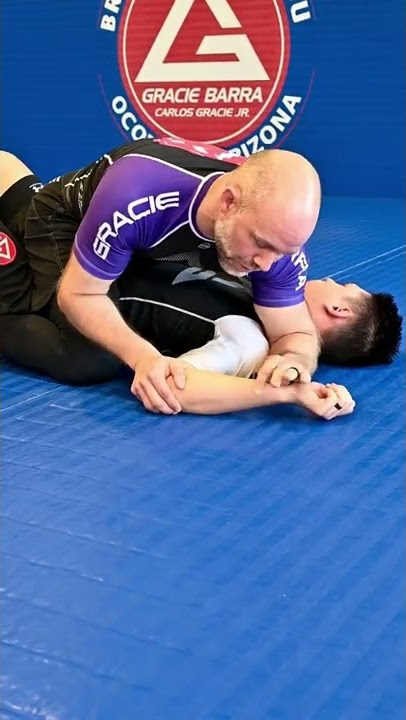 Learn how to submit your opponents with an Americana from mount position. #jiujitsu #jiujitsulife