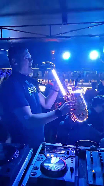 Club Mistral SaXMaN Live