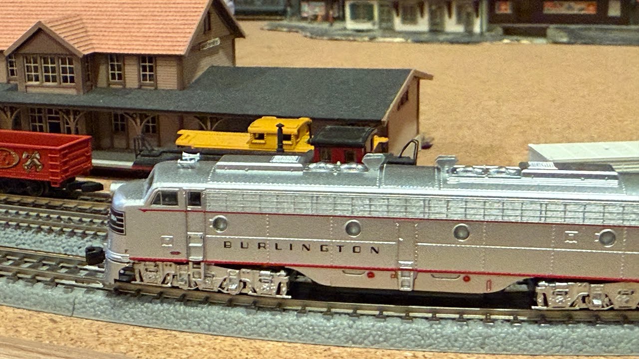 AZL 62622-1 CB&Q Burlington E8 Locomotive 9940A Test Run at z