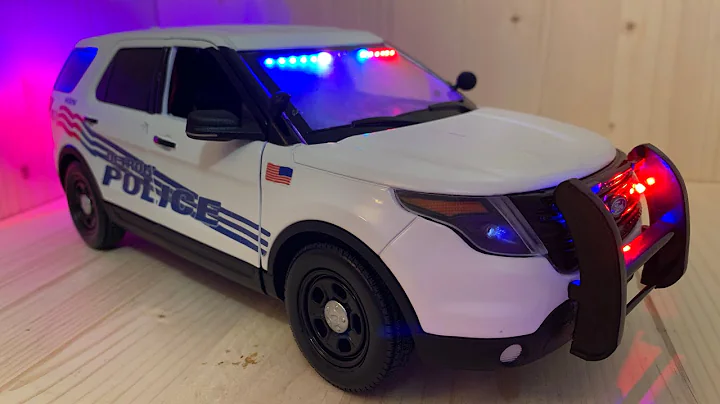 1/18 2015 Detroit Police Ford Explorer Utility With Working Lights (#04)