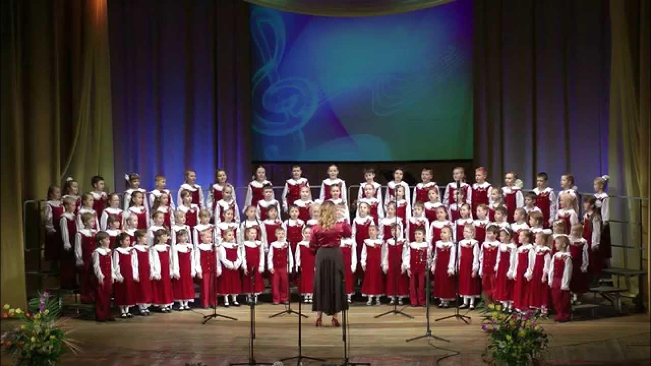 Хоровой концерт. Репетиция в школе. Детский вокальный коллектив. Выступление хоров в школе. Хор в голубом.