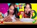 COMIDA DE GOMA VS COMIDA REAL! Gusanos vivos oh no! Juega con Adri