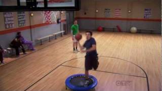 The Big Bang Theory - Sheldon vs. Kripke (Basketball Match) screenshot 1