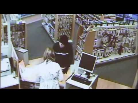 Pharmacist sprays robber in face with pepper spray... meant for GRIZZLY BEARS