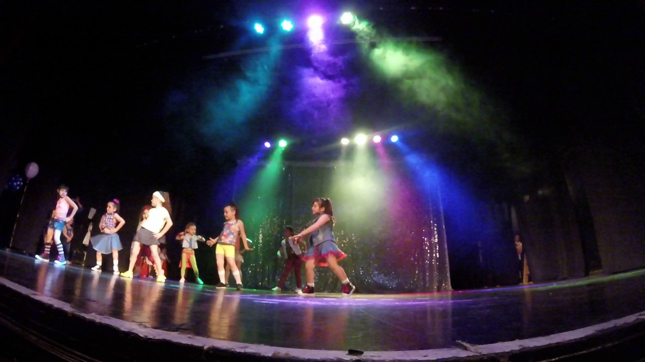 AMBAR Y EMILIA - SEÑORITA by Escuela de Danza Spagat 05 11 2016 emilia clarke boyfriend