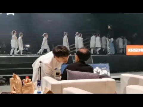 《谷建芬音乐会》现场路透：周深与谷建芬老师的对话内容透露出一个重要信息