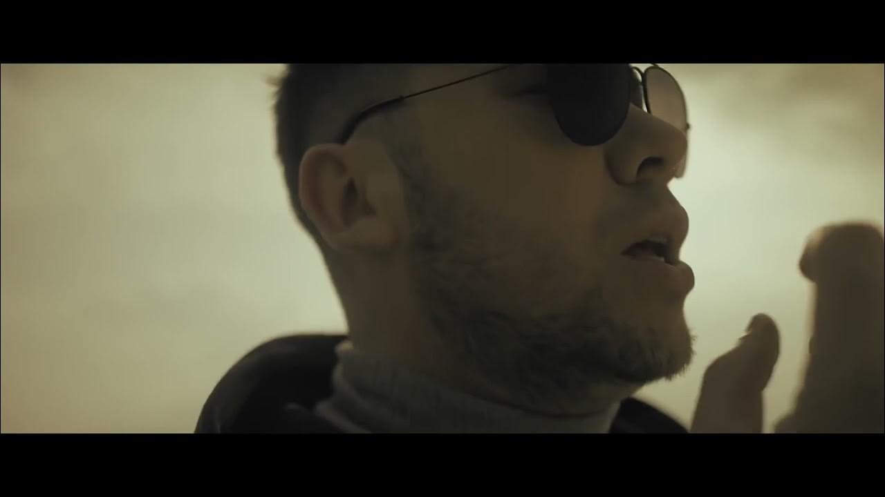 Pastga qarang Uxlayotgan yigitni sorish video