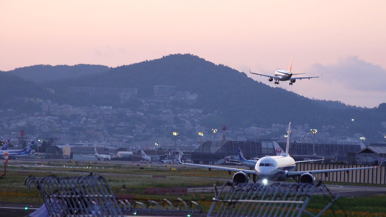 エンブラエル170 Jal2238 山形発 大阪伊丹空港 06 t19 07 Youtube