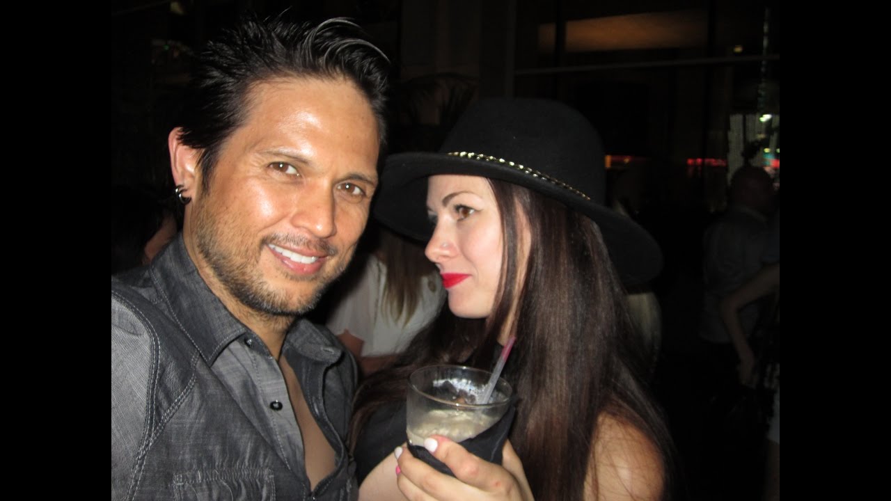 HOW TO GET "INSTANT DATES" FROM BEAUTIFUL WOMEN ( CLIP FROM M's "MASTERY COACHING PROGRAM" )