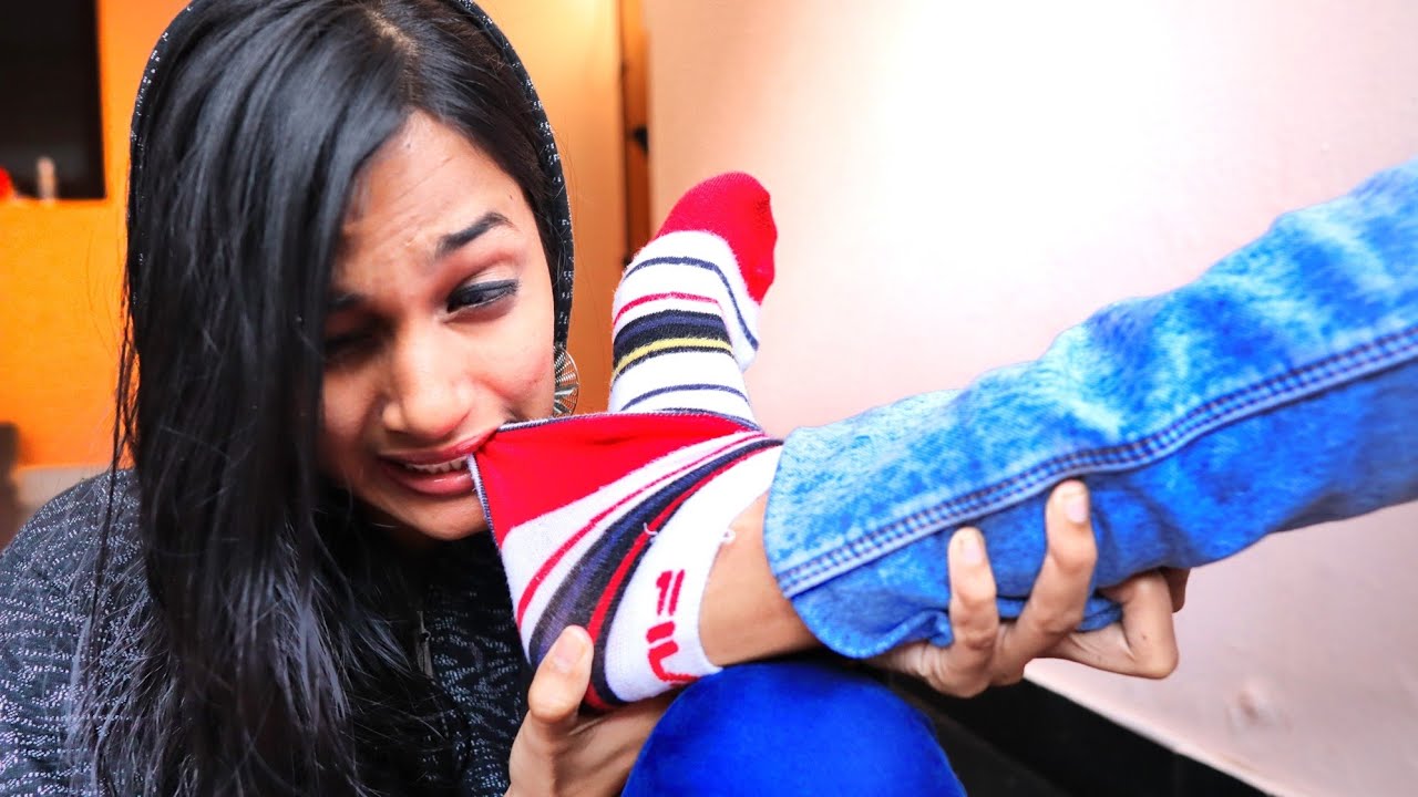 പല്ലുകൊണ്ട് SOCKS ഊരിപ്പിച്ചു😂😂FULL പണികൾ UNBOXINGDUDE l