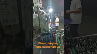 Jualan Baju Pinggir Jalan