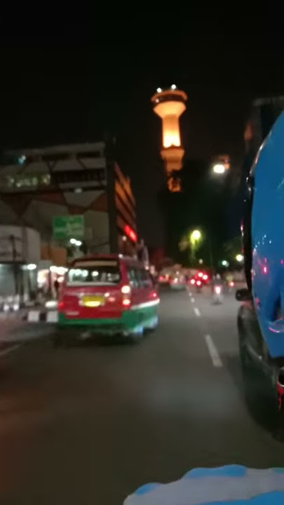 ' Jalan Jalan Malam di Kota Bandung 🛵  bersama @uber 😁 '