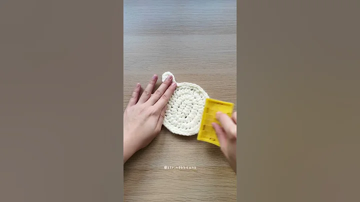 nooo don't turn me fluffy !! (into a hat audio) #crochet #fluffycrochet #stringbbeans #crochethacks