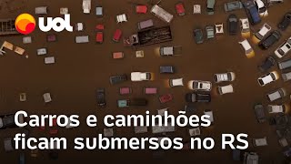 Enchentes no Rio Grande do Sul arrastam carros e caminhões e deixam veículos submersos; vídeo