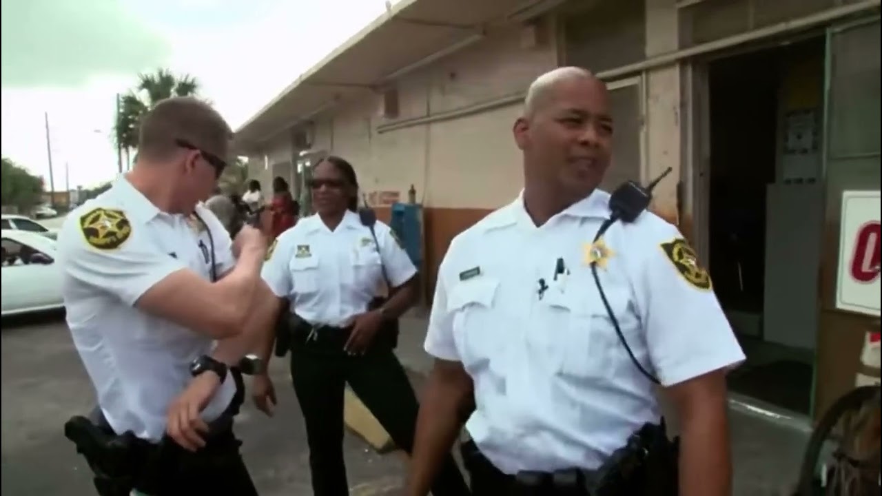 Cops Tv show Broward county Florida. Drug dealers arrested. (2008).