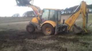 loading the dung spreader
