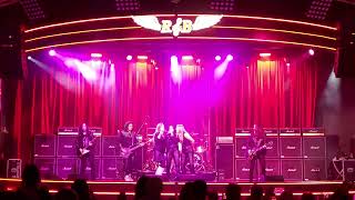 Cringe!! Gene Simmons Band I Was Made For Lovin' You (Kiss) Live Rock & Brews Ridgefield WA 2024 Resimi