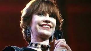 Video thumbnail of "Astrud Gilberto -- Love Is Stronger Far Then We"