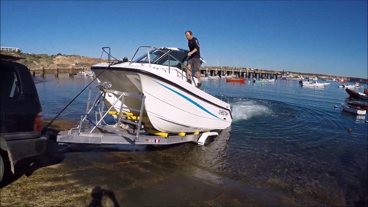 CHEETAH MARINE Catamaran 6.9M launch and retrieve. - YouTube
