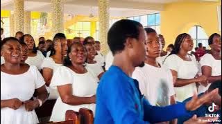 Amezaliwa Kwetu  - Ray Ufunguo Performance by Makuburi Choir