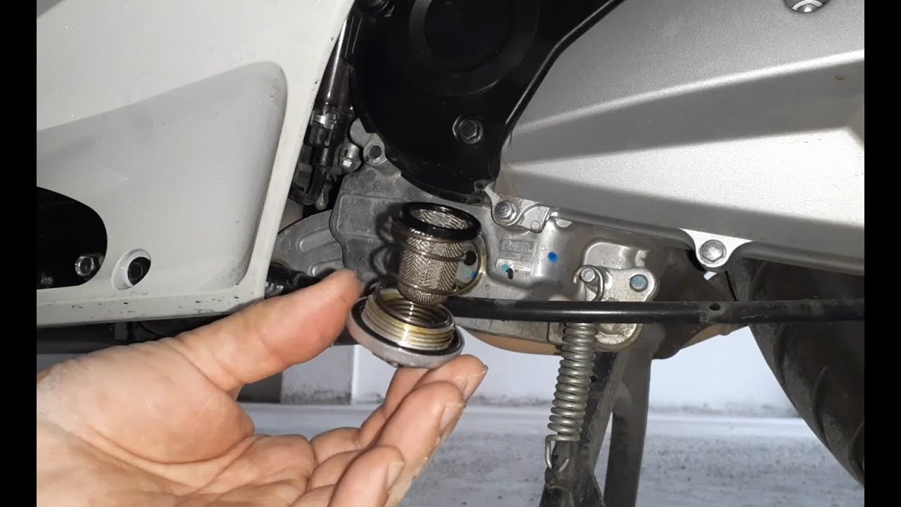 Замена масла Honda Pcx и очистка фильтра 2