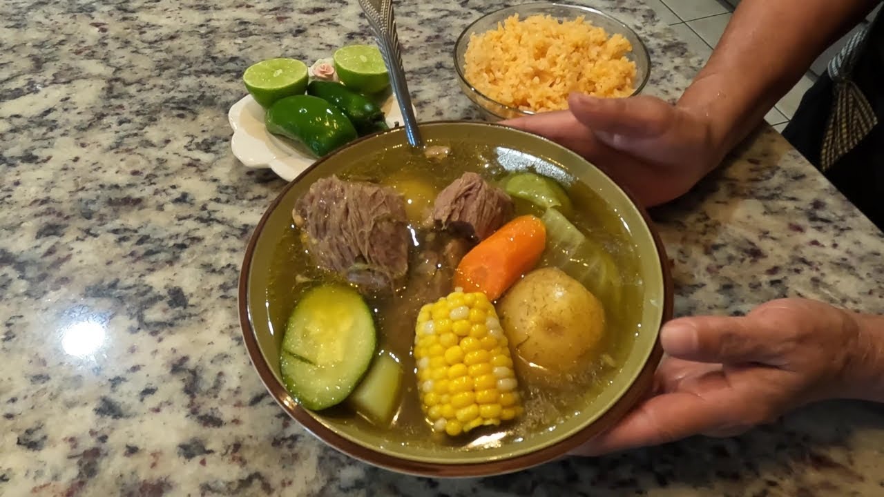 Como Hacer Une Caldo De Res Blanco! How To Make A White Broth Beef