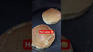 Hotcakes: 1 huevo/3/4 taza de leche / 1 taza de harina / 1 cdta polvo para hornear / azúcar 2 cdas