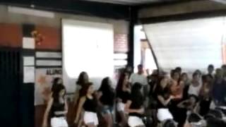 As Mina Dançando Na Escola
