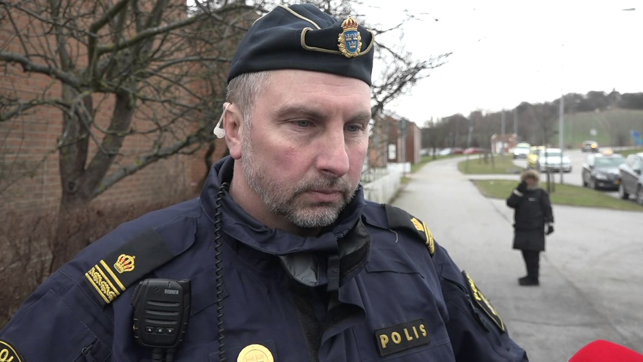 Polisinsats Oxie efter larm om beväpnad man