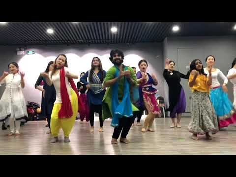 Dance on Fevicol Se (item song) Devesh Mirchandani