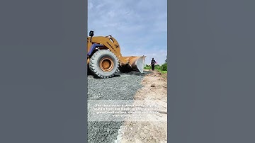 Perfectly Leveled: Watch This Skilled Operator Transform Rough Terrain Like Magic!