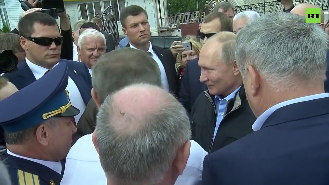 Владимир Путин пообщался с жителями села Ботлих в Дагестане 12 09 - YouTube