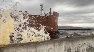 Paul R Tregurtha Shoves Through a Chaotic Canal