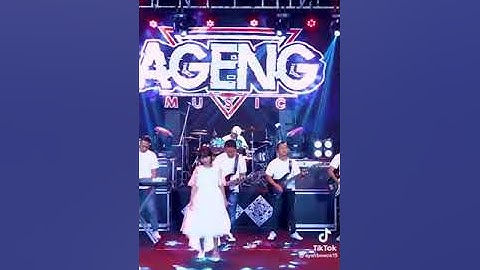 dede afril pengamen cilik asal cirebon jabar di undang nyanyi di ageng musik