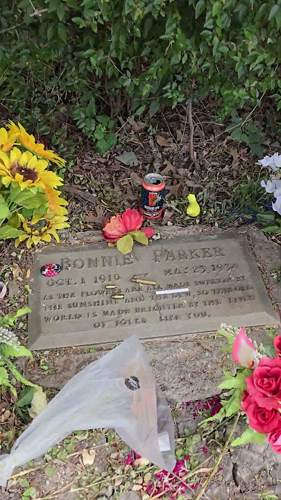 Bonnie Parker Grave (Bonnie & Clyde) Crown Hill Cemetery, Dallas 29 June 2024