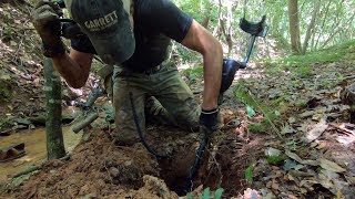 I Got a HUGE Signal With My Metal Detector! 2 Feet Deep!