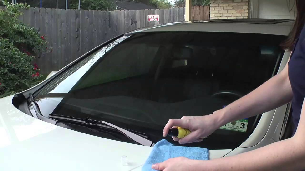 How to Apply Rain X Automobile Windshield Treatment: 5 Steps