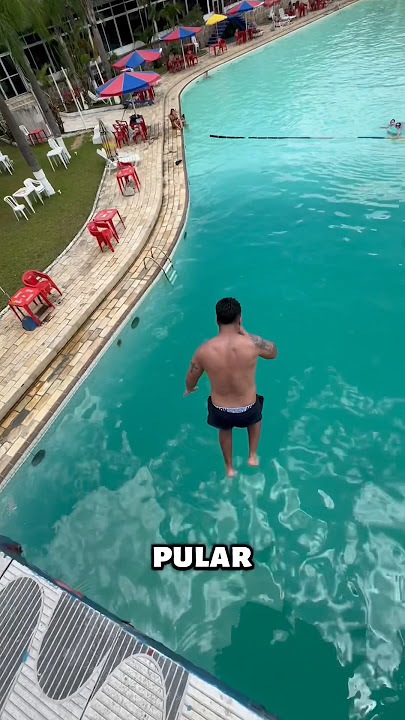 Ele pulou na piscina mais funda do mundo! #shors