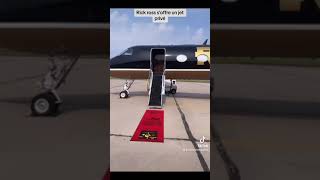 Rick Ross s’offre un jet privé 🔥