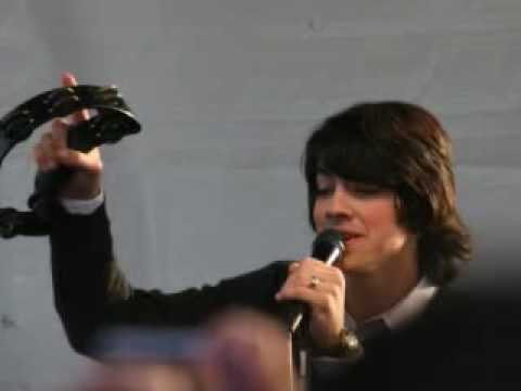 Jonas Brothers @ Verizon Store - Sacramento 1.2.08...