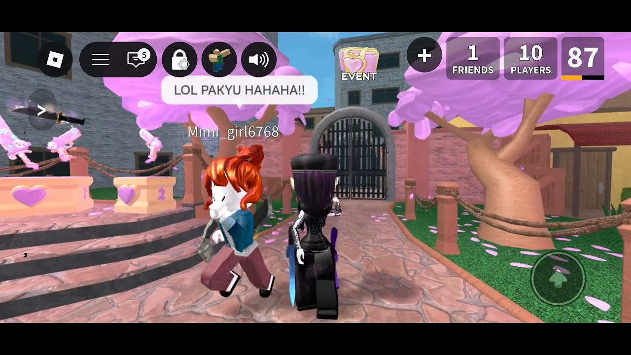 Playing mm2 with my bestie