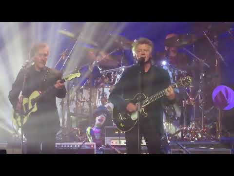 Neil Finn - Man of the World ( Fleetwood Mac) - London Palladium
