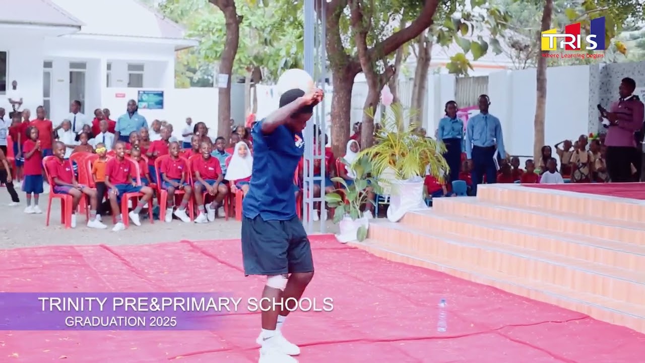 TAZAMA BALL DANCER AKITOA BURUDANI MBELE YA MGENI RASMI