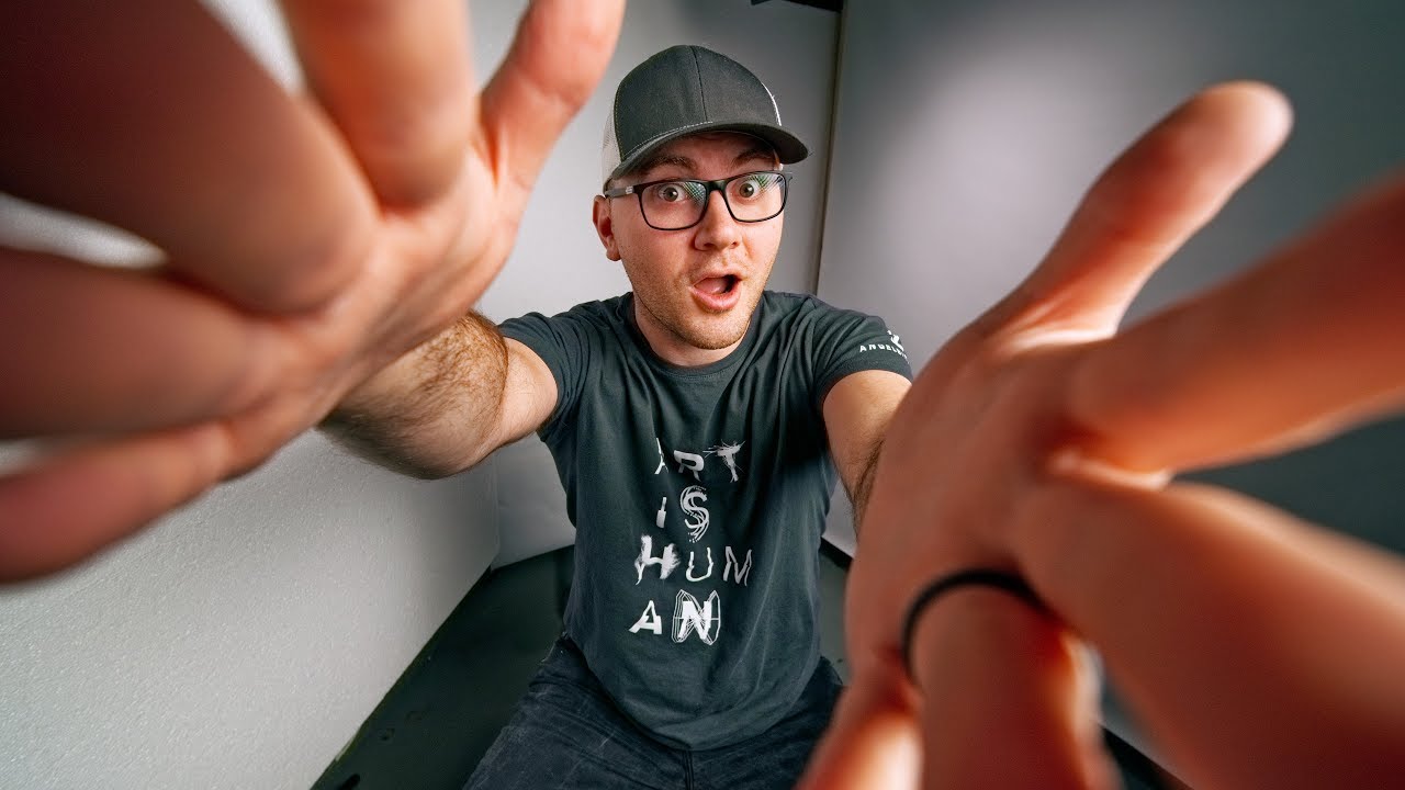 Этот 12-миллиметровый объектив сломает вам мозг!