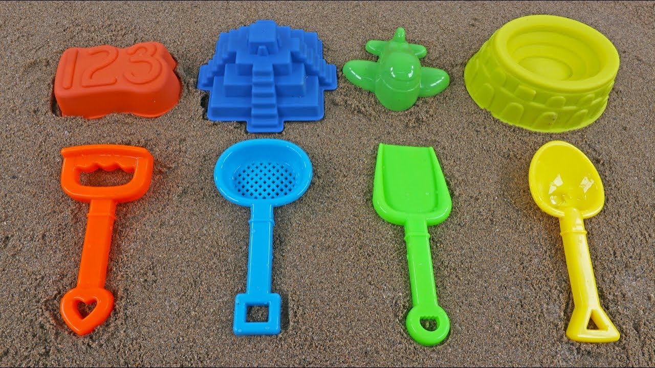 WAVE A MAGIC WAND AND SURPRISE EGGS GOT INTO SAND MOLDS! LEARN COLORS AND NUMBERS IN SAND PLAY