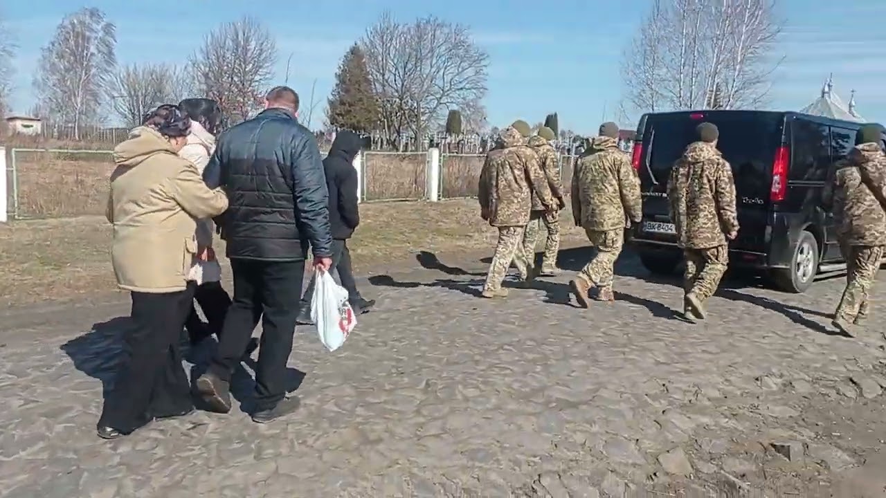 Траурна хода з тілом Олександра Луцо