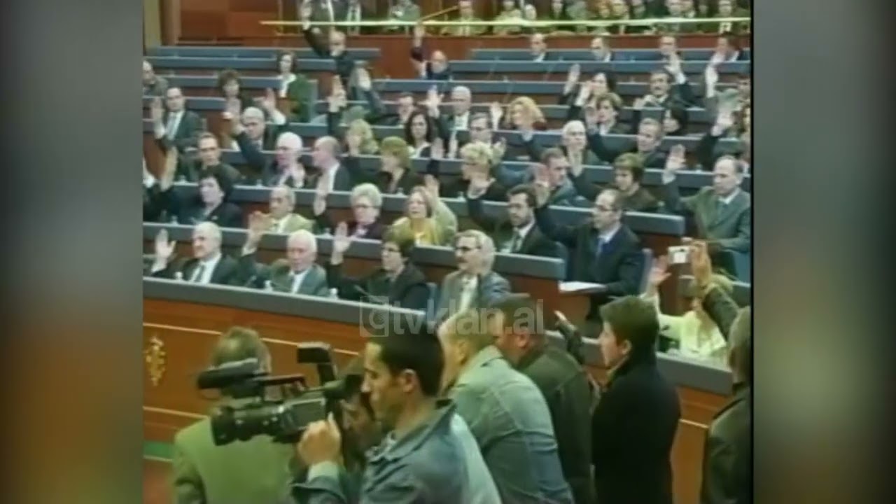 Nexhat Daci refuzon të japë dorëheqjen nga kreu i Kuvendit të Kosovës - (4 Mars 2006)