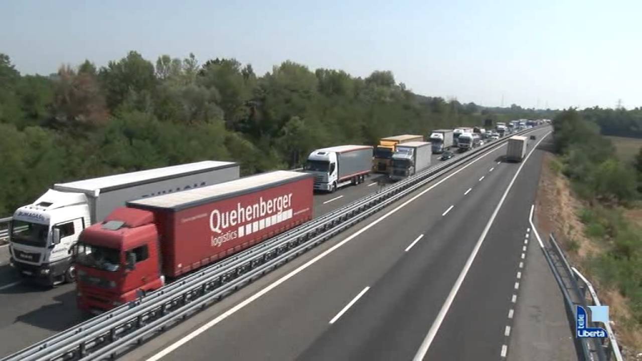 Grande esodo al via, traffico intenso sulle strade delle vacanze